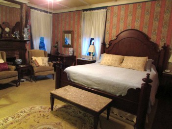 Luxurious Bed and Breakfast Suite